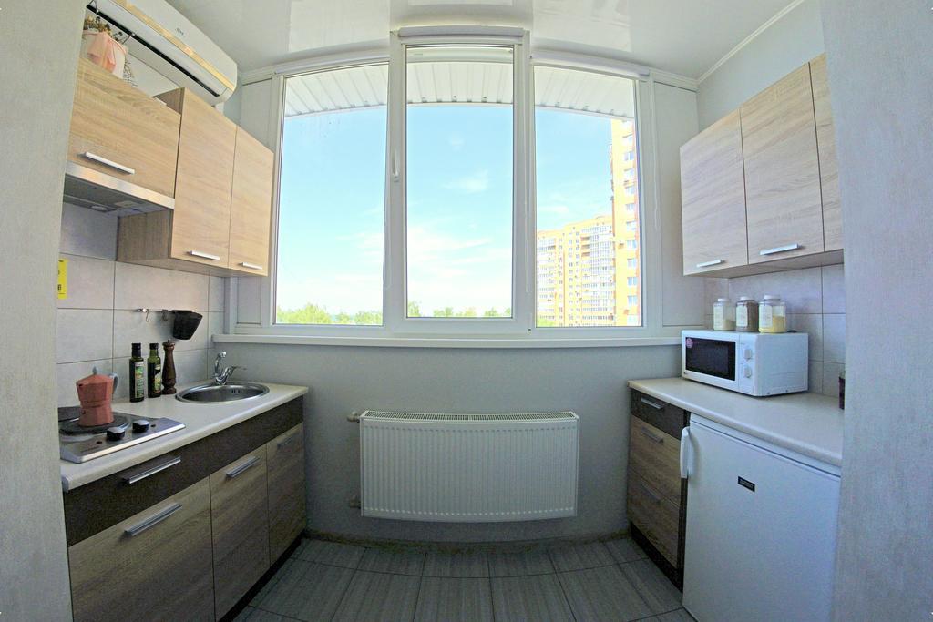 54A Tselinogradskaia Str At Alekseevka Underground Kharkiv Extérieur photo