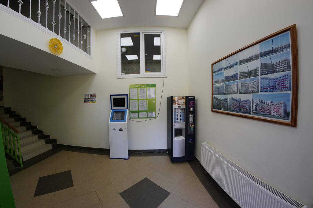 54A Tselinogradskaia Str At Alekseevka Underground Kharkiv Extérieur photo